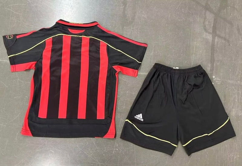 T-shirt and Shorts per Kind AC MILAN Home Retro 06/07