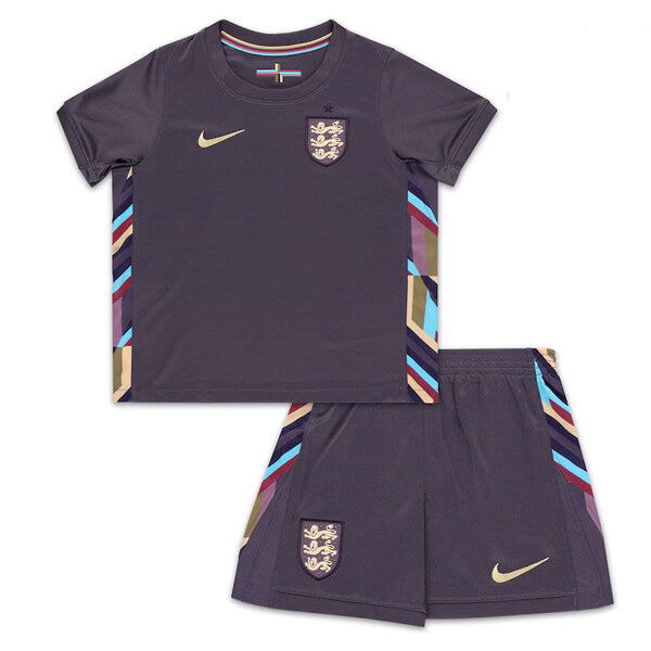 T-shirt and Shorts per Kind England 24/25