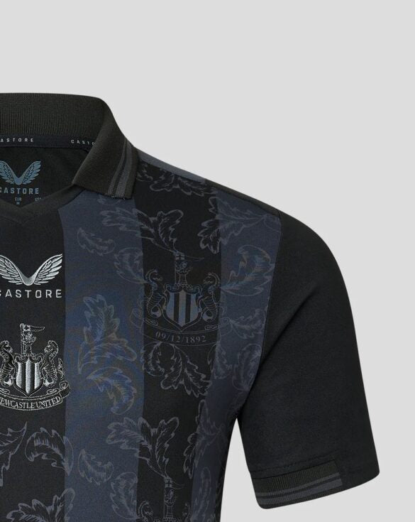 Shirt del 130° anniversario del Newcastle United 2022