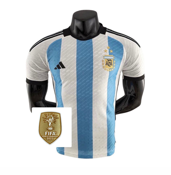 SHIRT ARGENTINA I - 3 STELLE - 22/23 - BIANCA E AZZURRA - VERSIONE GIOCATORE - CON TOPPA DEL CAMPIONE DELLA COPPA DEL MONDO