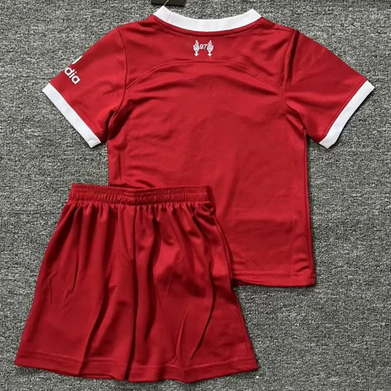 T-shirt and Shorts per Kind Liverpool Home 23/24