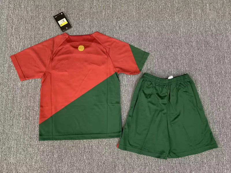 T-shirt and Shorts per Kind Portugal 22/23